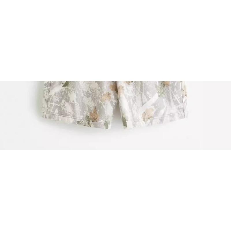 Camouflage Maple Leaf Print Shorts CuteOversized Pattern Shorts Y2K Back-to-school shorts