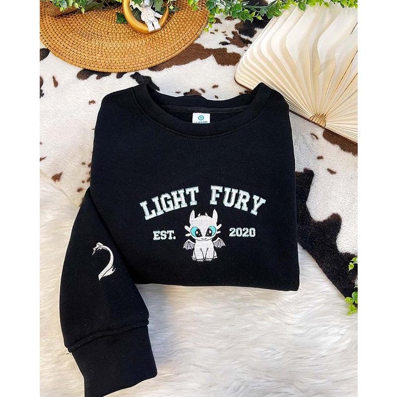 Matching Couple Light Furry n Toothless Crewneck Embroidered Sweatshirt, Couple Dragon Love Embroidery Sweatshirt, Couple Matching Sweater Hoodie, Casual Long Sleeve Pullover Unisex Sweatshirt, Trendy Clothing For Men Woman, Couple Gifts