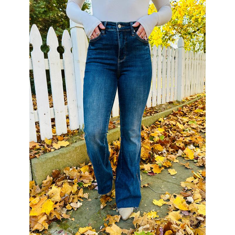 Judy Blue Trifecta Flare Tummy Control Butt Lifting Flare Jeans in Reg Curvy