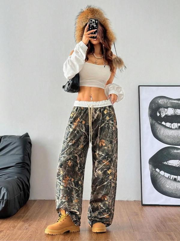 Women's All Over Camo Print Drawstring Waist Lounge Pants, Casual Comfy Pocket Design Elastic Waist Wide-Legged Dragging Pants for Fall & Winter, Women's Sleepwear for Indoor Wear