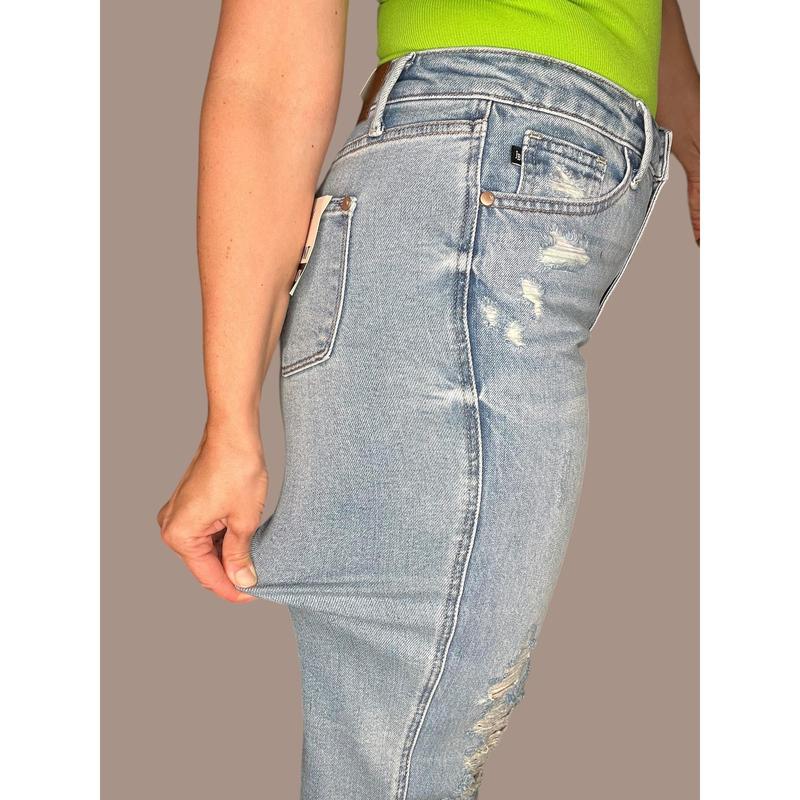 Judy Blue High-Rise Rigid Magic 90’s Straight Leg Jeans