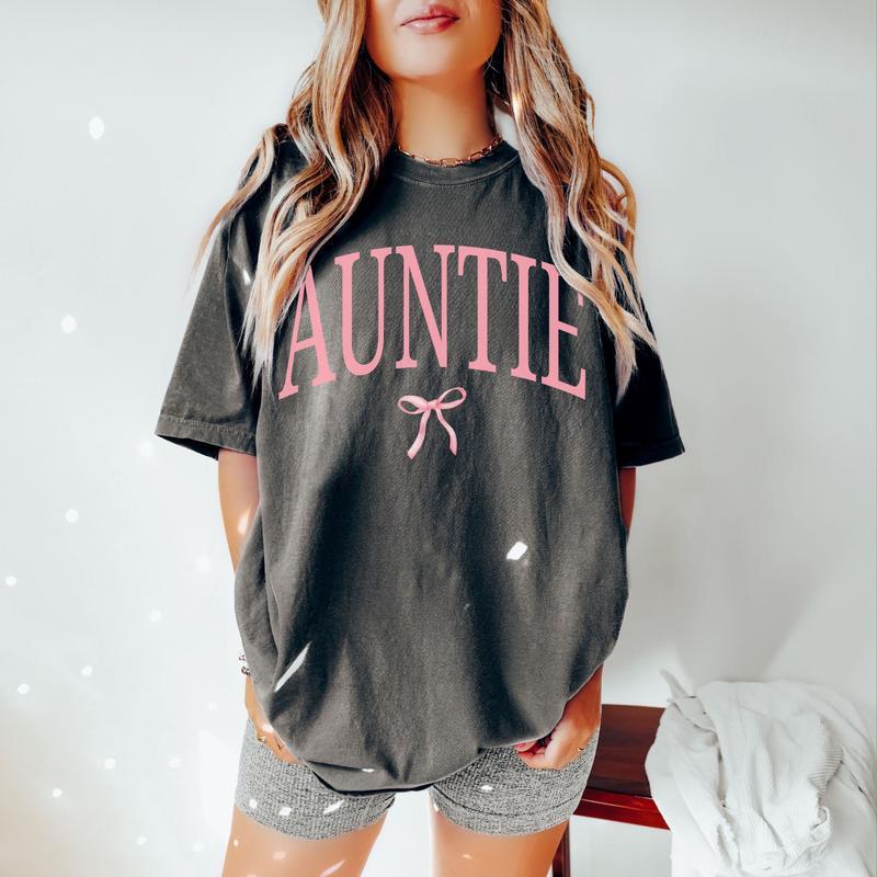 Coquette Auntie Shirt, Auntie Pregnancy Announcement Gift, Coquette Bow T-shirt for Aunt, Girly Auntie Outfit Sister in Law Top Womenswear