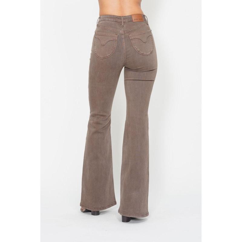 JUDY BLUE HI WAIST BROWN GARMENT DYED KNEE SEAM DETAIL & SHIELD BACK POCKETS FLARE JEANS